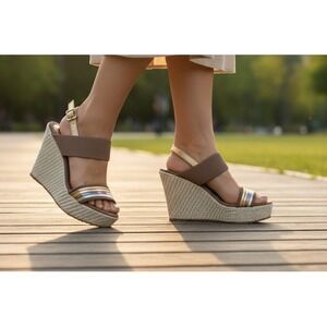 Women's Gold Metallic Wedge Sandals Size 6 US Platform Strappy Summer Heeled NEW